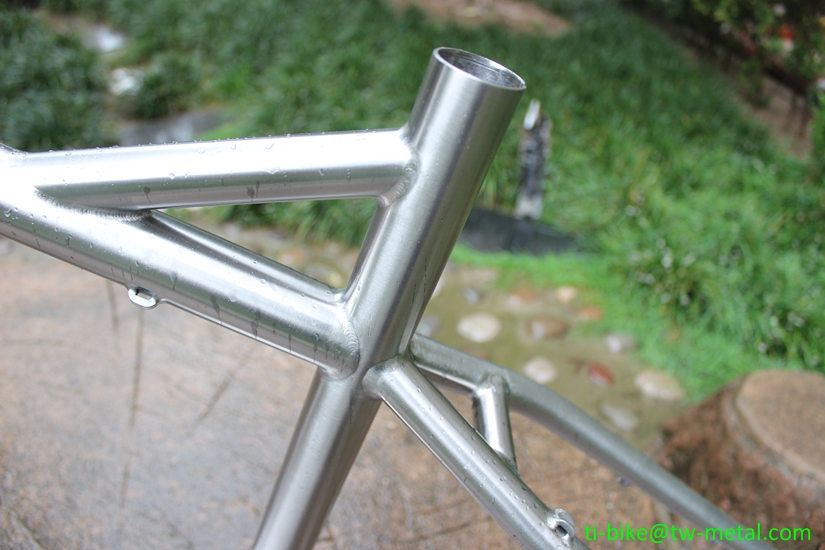 Titanium MTB bike frame with M800 BAFANG motor bridge