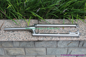 XACD titanium bike fork with axle through design